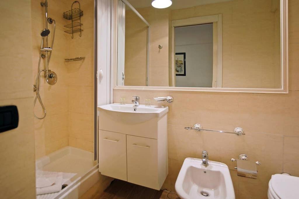 Vatican Luxury Apartment With Terrace - 7 People Roma Eksteriør bilde